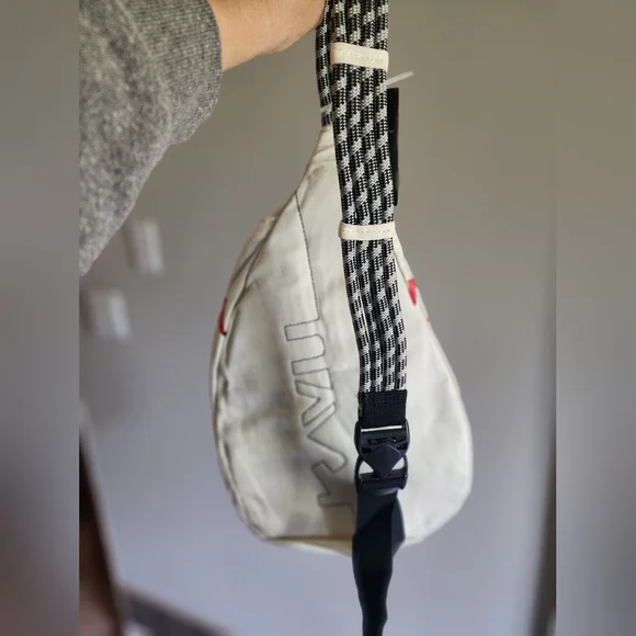 NWT KAVU Cream Baseball Sling Bag - Picture 5 of 8